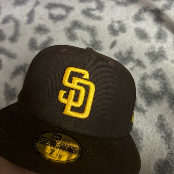 New Era Black and Yellow Cap - Picture 2 of 2